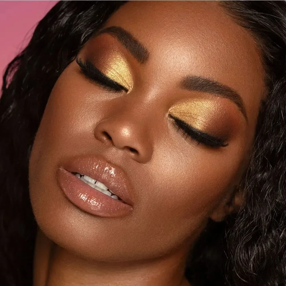 MAC Paint Pot in Born To Beam Paint Pot Eyeliner/Eyeshadow (Golden Shimmer)